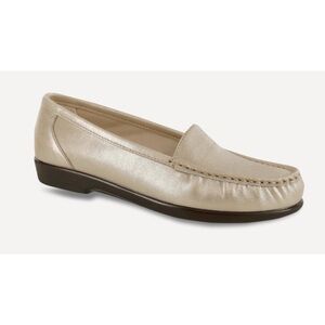 SAS Simplify - Everyday Loafer in Lusso / Gold Size 7 Slim ~ New No Box